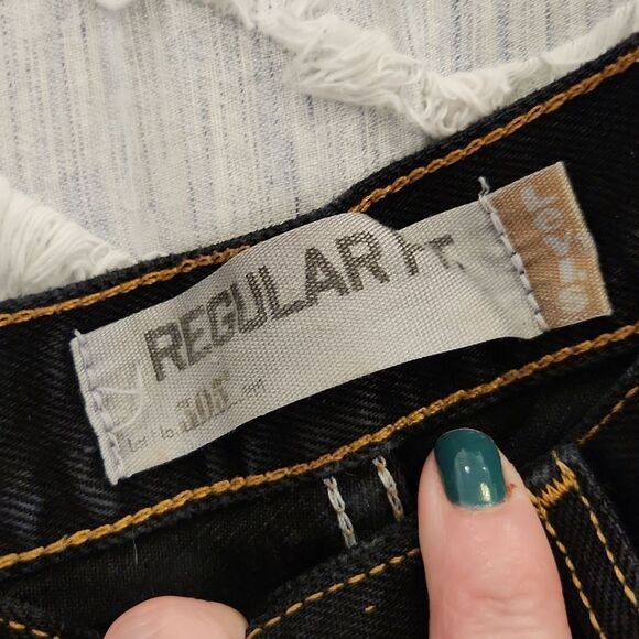 Vintage by Petros high waist black Levi's 505 jean shorts size 30! - Picture 2 of 11